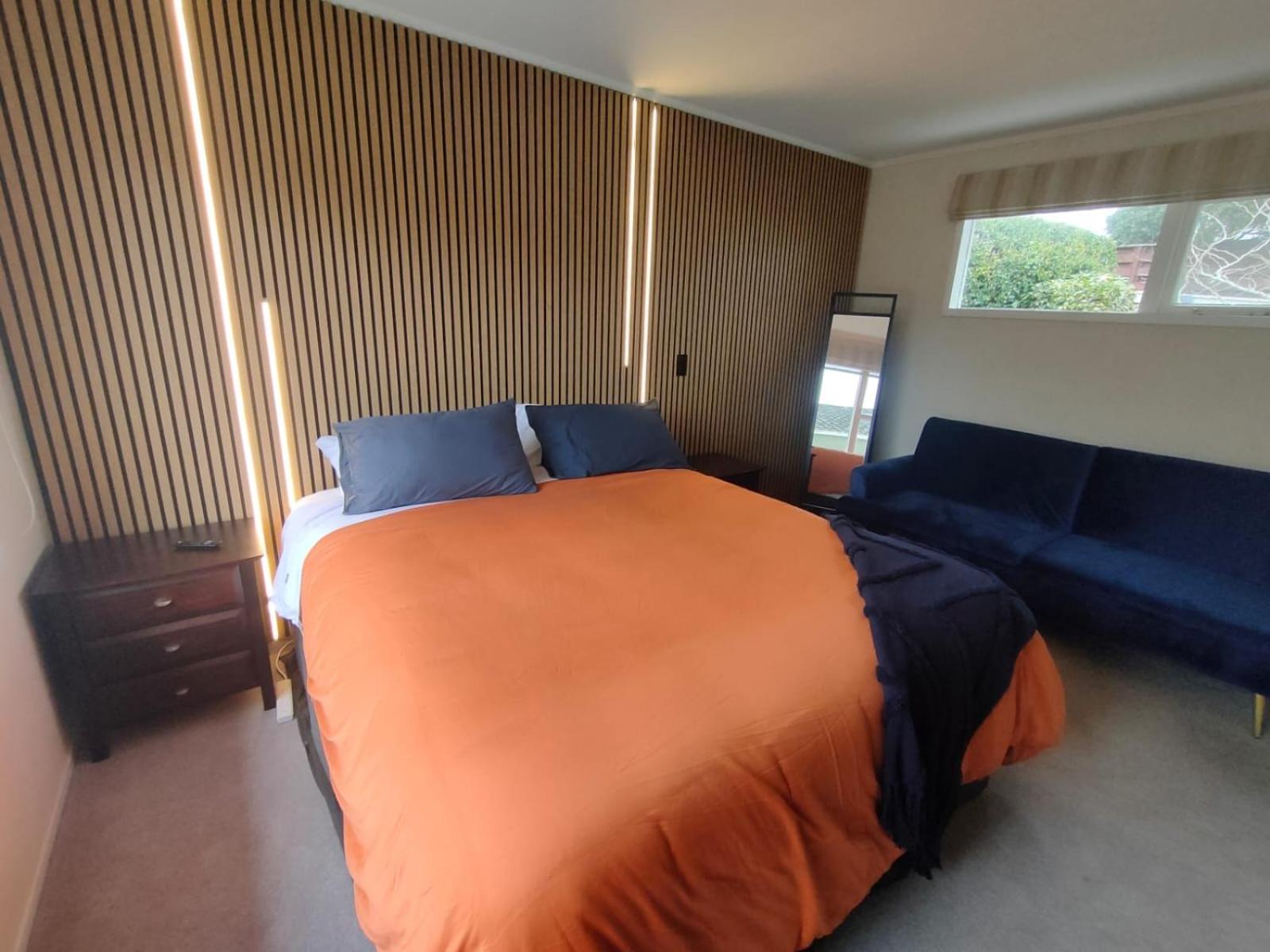 Retro 4 Bedroom Home, Warm And Welcoming, Quiet Location Porirua Ngoại thất bức ảnh